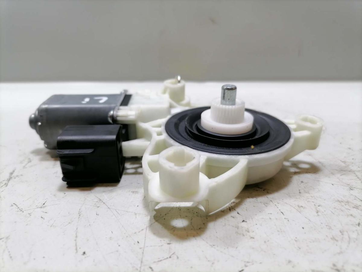 Ford Fiesta MK7 original Fensterhebermotor vorn links Bj.2018